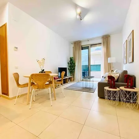 Stylish With Terrace On The Beachfrom Apartament