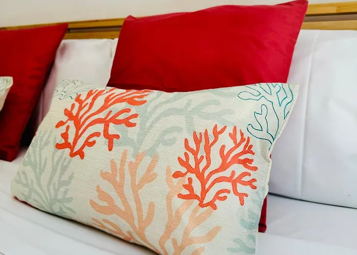Stylish With Terrace On The Beachfrom Apartman Valencia